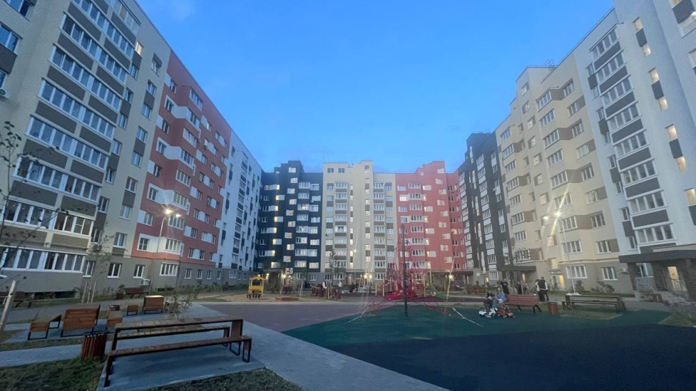 Двор
