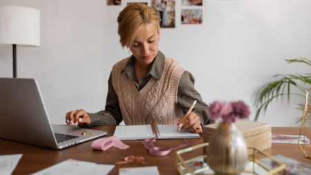 Девушка в офисе