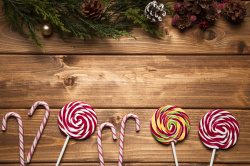 Стоматолог назвала сладости, которые не стоит дарить детям на Новый год